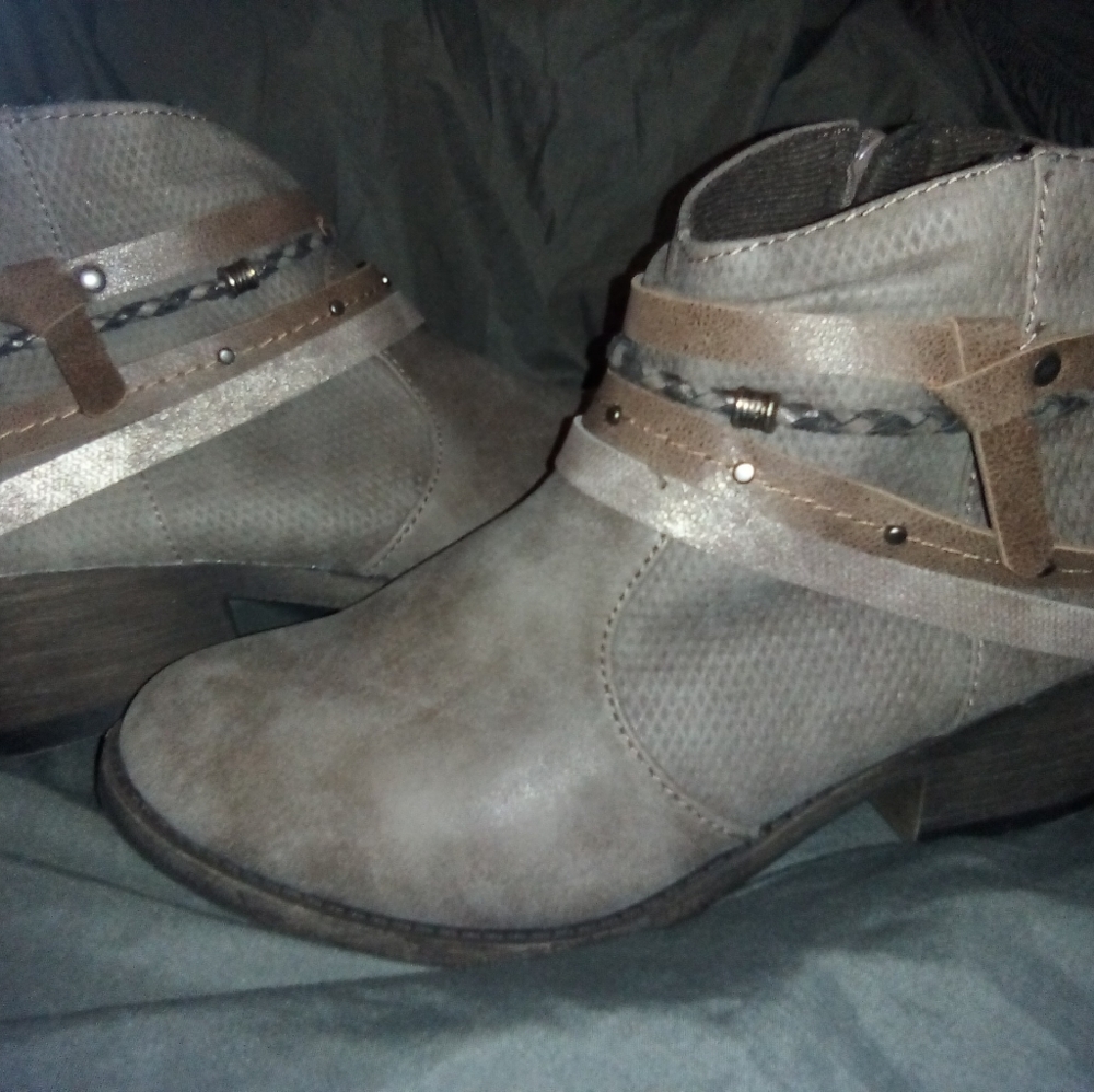 "So"gray Strappy ankle boots